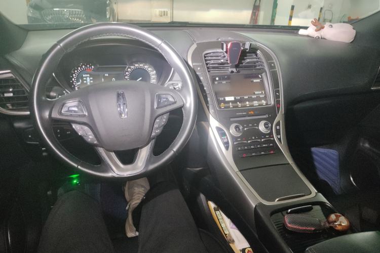 Used Lincoln MKX 2017 2.0T Two-Wheel Drive Deluxe Edition