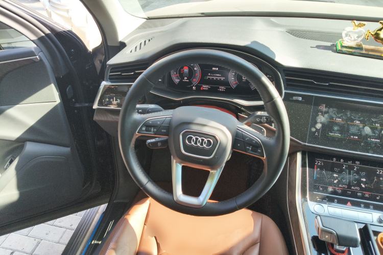 Used Audi Q7 2020 55 TFSI quattro S line sports model