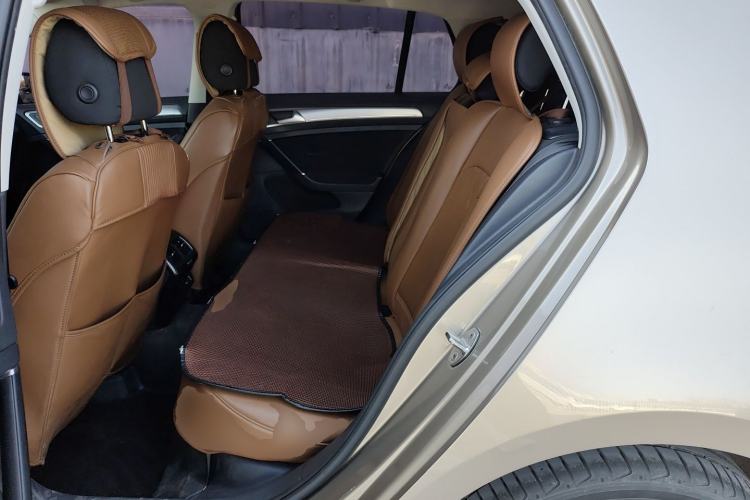 Used Volkswagen Golf 2020 Zhiai Edition 200TSI DSG Comfortable & Ambitious Version Left Rear Seat