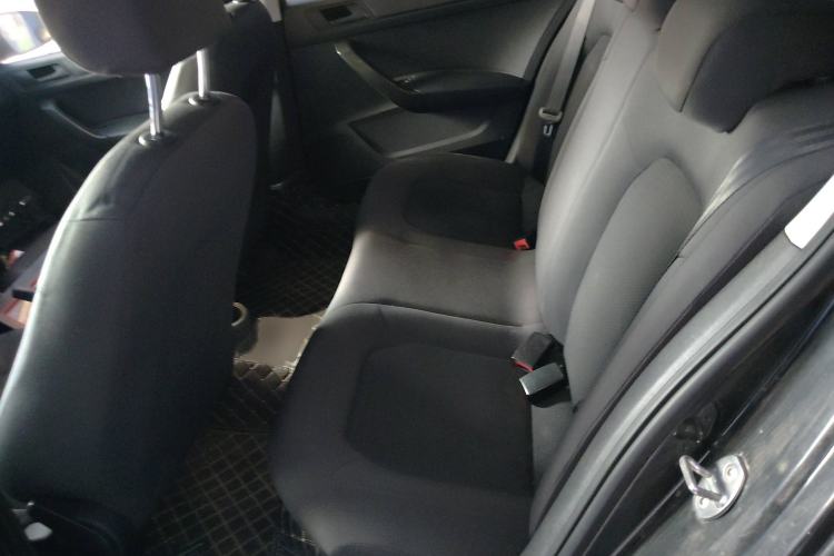 Used Volkswagen Santana 2015 1.6L Manual Fashion Edition Interior 4