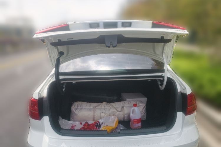 Used Volkswagen Sagitar 2015 1.6L Automatic Comfort Model Trunk