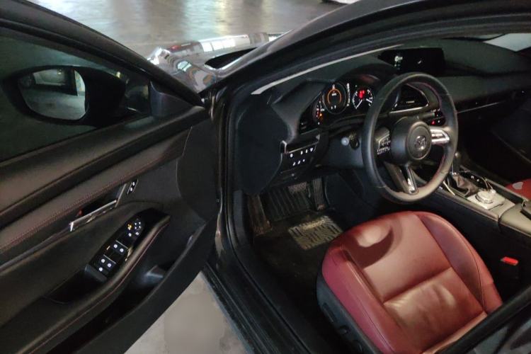 Used Mazda 3 Axela 2023 2.0L Automatic ZhiZhen Edition

