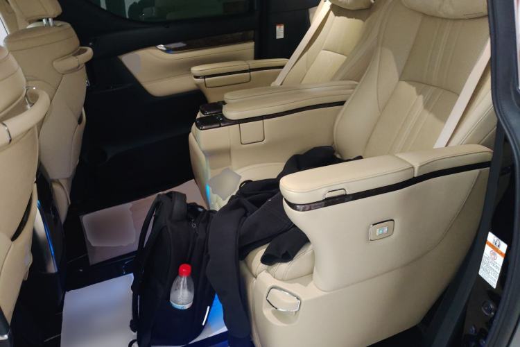 Used Toyota Vellfire 2021 Crown Dual-Engine 2.5L HV Prestige Edition Left Rear Seat