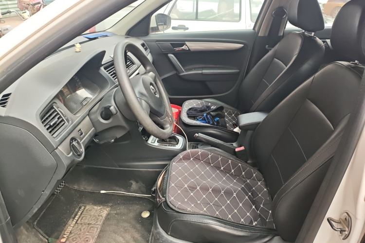 Used Volkswagen Gran Lavida 2013 1.6L Automatic Fashion Model Left Front Seat