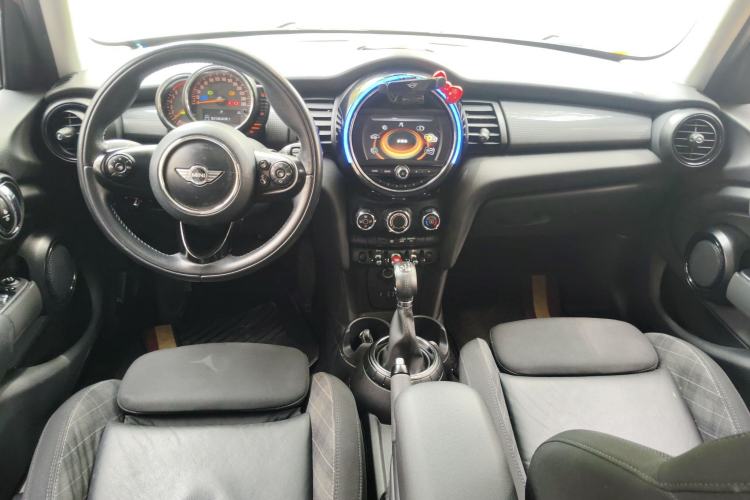 Used MINI 2015 1.5T COOPER Fun Five-Door Edition
