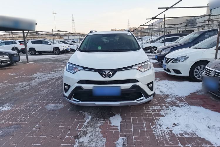 Used Toyota RAV4 2016 2.0L CVT Two-Wheel Drive Fashion Edition China V Standard