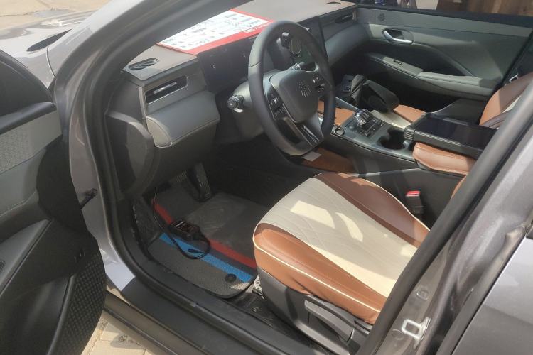 Used BYD Qin PLUS 2025 DM-i Smart Drive 55KM Leading Model Driver Seat