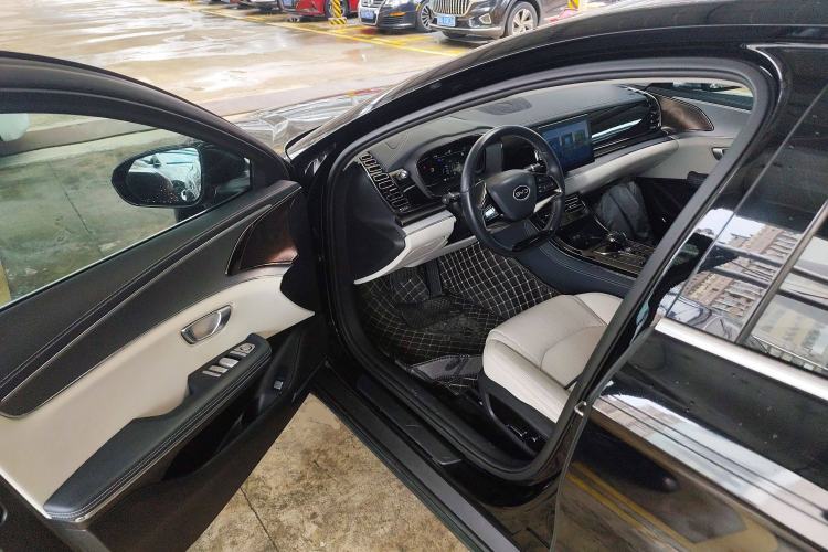 Used BYD e9 2021 Business Edition
