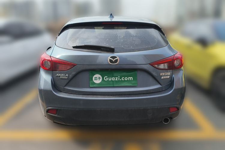 Used Mazda 3 Axela 2016 Hatchback 1.5L Automatic Luxury Model
