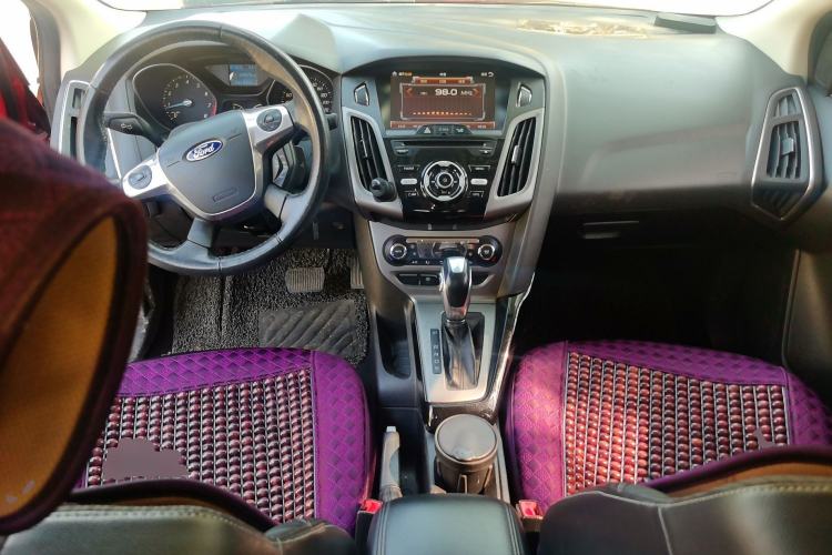 Used Ford Focus 2012 Sedan 1.6L Automatic Fashion Edition
