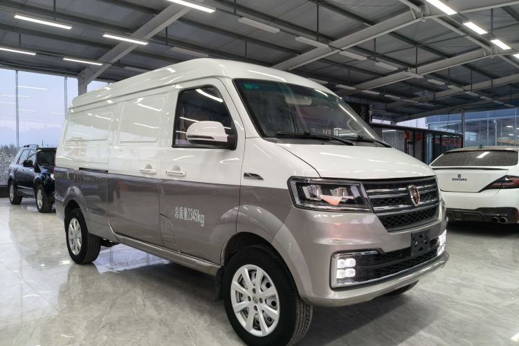 Used Jinbei New Hiace S 2023 1.5L Wealth Edition Van 2/5-Seater Non-Air-Conditioned Version SWC15M Exterior 4