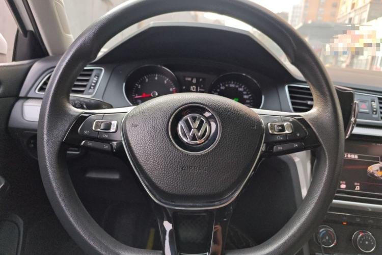 Used Volkswagen Lamando 2015 230TSI DSG Fashion Edition
