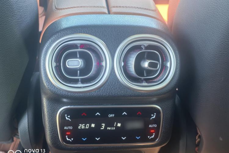 Used Mercedes-Benz GLC 2024 GLC 300 L 4MATIC Dynamic Edition 5-seater Interior 5