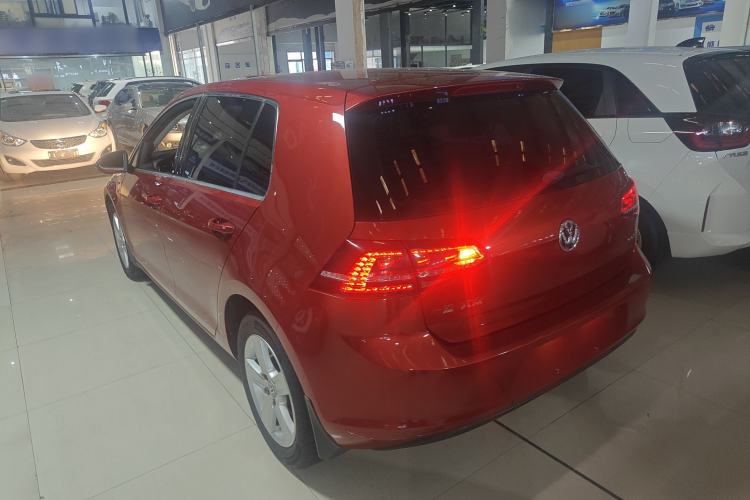 Used Volkswagen Golf 2017 1.6L Automatic Comfort Million-Vehicle Anniversary Edition Rear Left 45 Deg