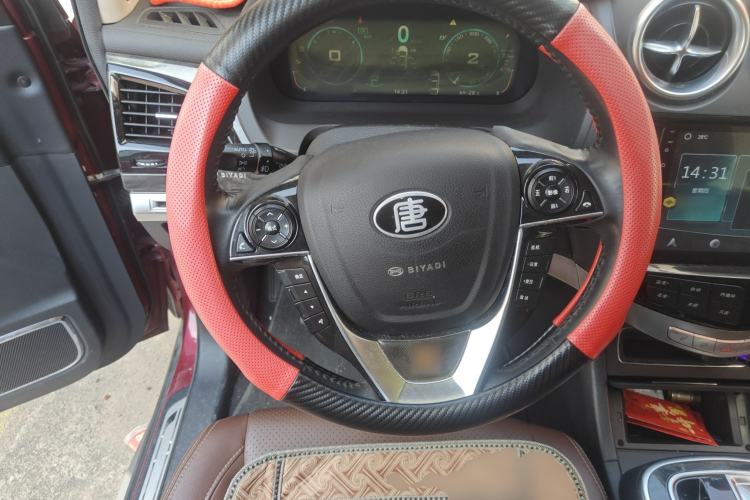 Used BYD Tang New Energy 2015 2.0T Four-Wheel-Drive Flagship Model