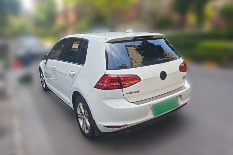 Used Volkswagen Golf 2016 230TSI Automatic Comfort Version
