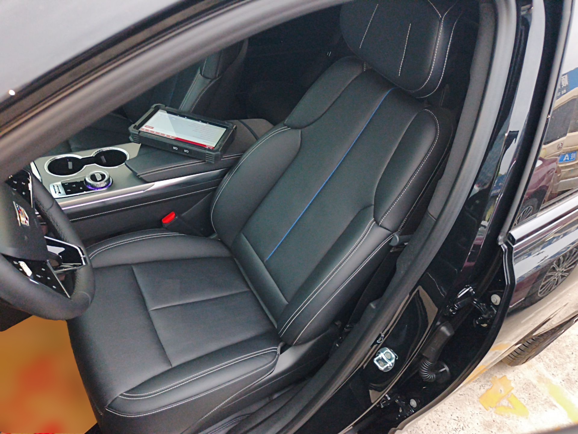 Переднее сиденье в автомобиле