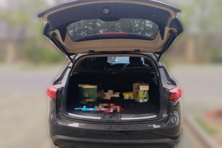 Used Infiniti FX 2011 FX35 Supreme Edition Trunk