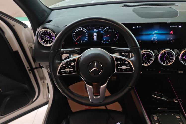 Used Mercedes-Benz GLB 2022 Updated GLB 200 Fashion Edition Steering Wheel