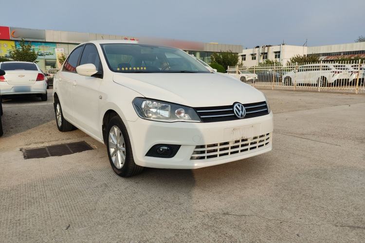 Used Volkswagen Jetta 2013 1.4L Manual Comfort Model Front Right 45 Deg