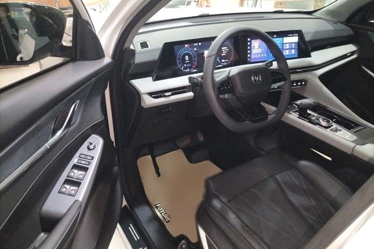 Used CHANGAN CS75 PLUS 2024 3rd Generation Champion Edition 1.5T Intelligent Drive Dynamic Model Driver Seat