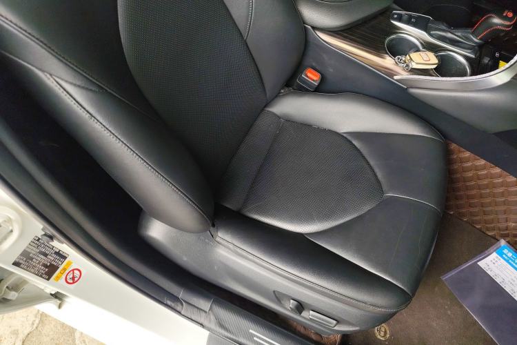 Used Toyota Camry 2018 2.0G Luxury Edition
