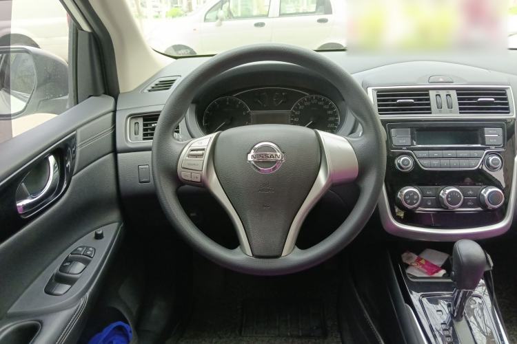 Used Nissan Tiida 2016 1.6L CVT Cool Dynamic Edition
