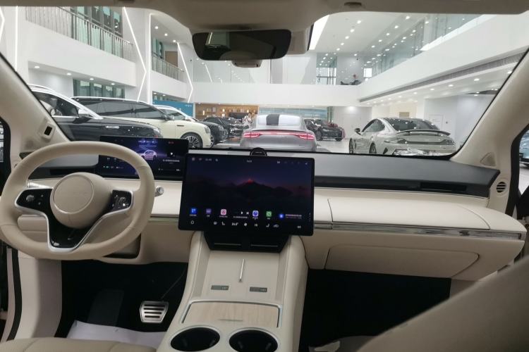 Used Hima Luxeed R7 2024 All-Electric 802 km Max