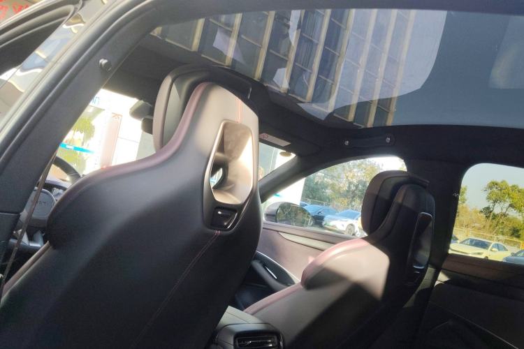 Used Xiaomi Auto SU7 2024 Four-Wheel Drive Ultra-Long Range Advanced Intelligent Driving Max Edition
