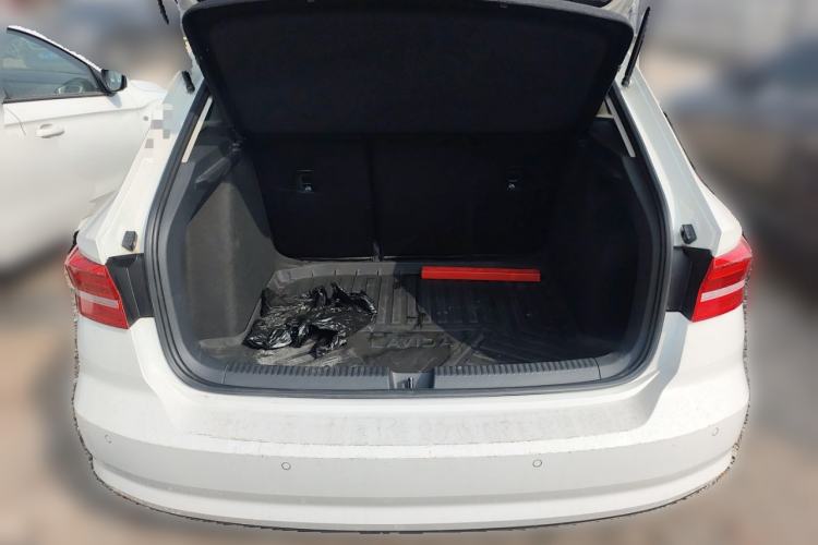 Used Volkswagen Lavida 2018 Hatchback 200TSI DSG Trend Edition China V Standard Trunk