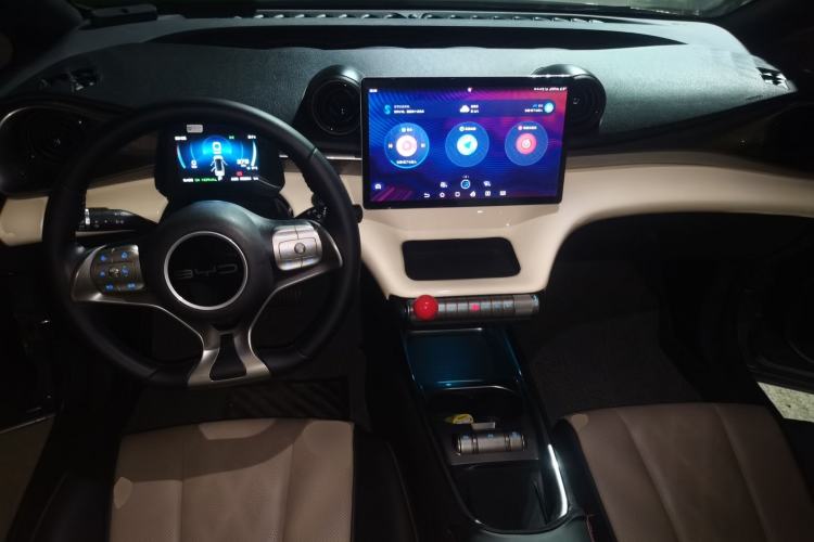 Used BYD Dolphin 2023 420 km Fashion Edition
