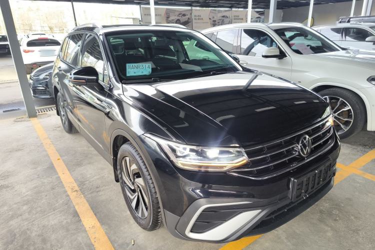 Used Volkswagen Tiguan L 2024 300TSI Automatic Two-Wheel Drive Smart Edition
