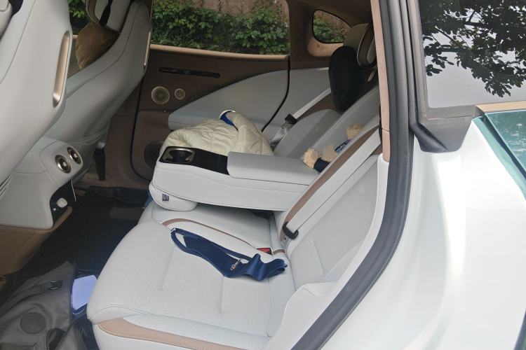 Used Avatr 07 2024 Max Extended-Range Edition Left Rear Seat