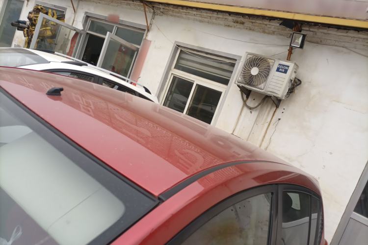 Used Venucia R50 2013 1.6L Manual Fashion Edition