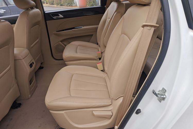 Used Baojun 730 2016 1.5L Manual Comfort Version 7 Seats China V Emission Standard
