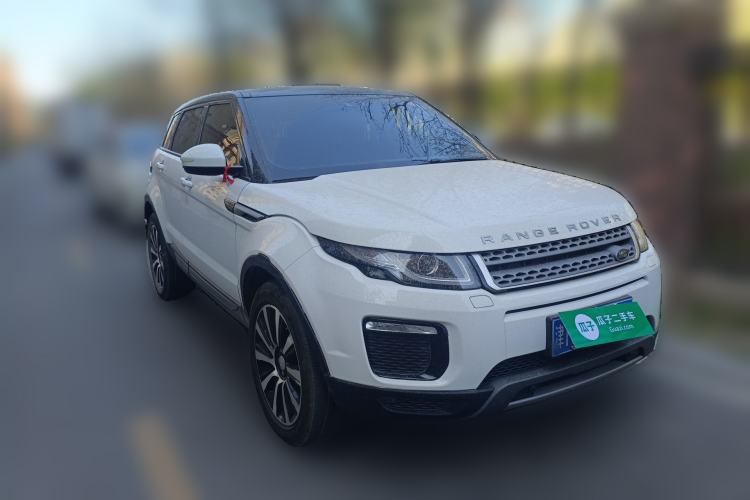 Used Land Rover Range Evoque 2018 240 PS SE Smart Brilliance Edition Front Right 45 Deg