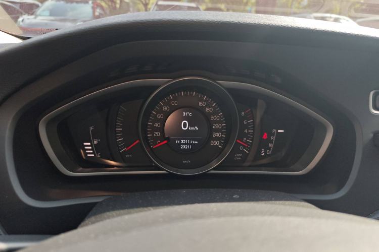 Used Volvo V40 2018 T3 Smart Edition
