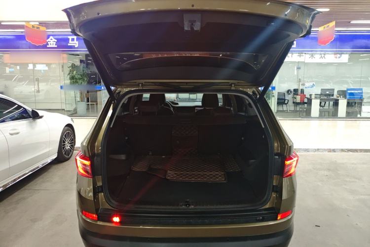 Used Skoda Kodiaq 2019 Facelifted TSI330 7-Seater Two-Wheel-Drive Luxury Enjoyment Edition China VI Standard Trunk