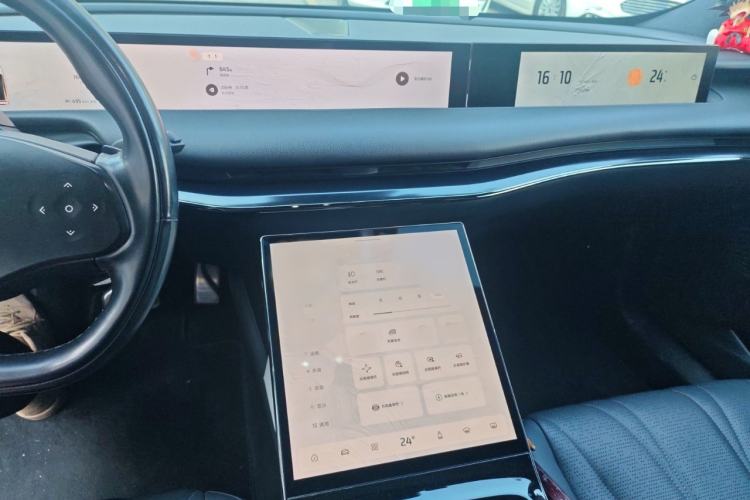 Used IM L7 2022 Dynamic Model Audio And AC Panel