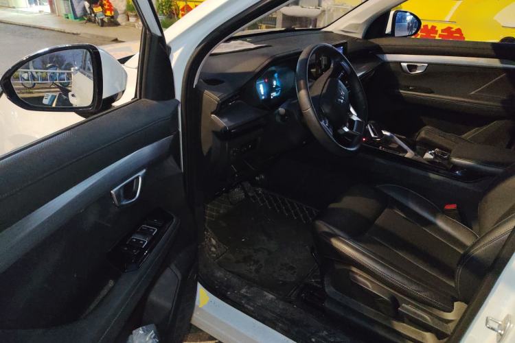 Used Wuling Asta 2022 2.0L DHT Electric Power Version Driver Seat