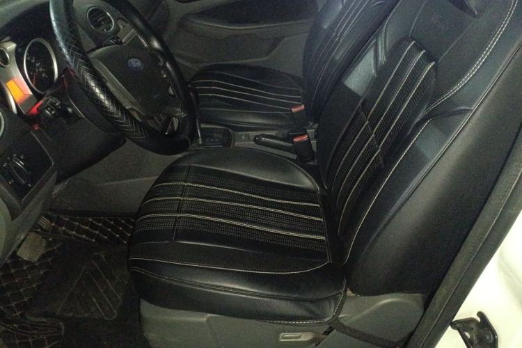 Used Ford Focus 2013 Hatchback Classic 1.8L Automatic Base Model
