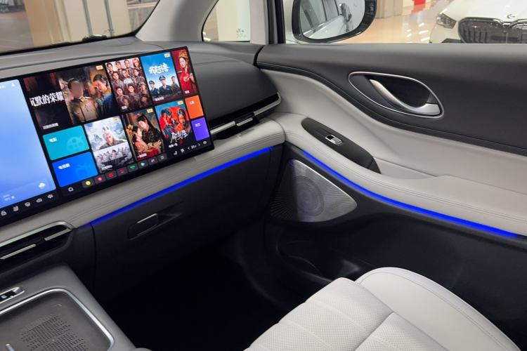 Used VOYAH Dream 2025 PHEV Four-Wheel-Drive Flagship Kunpeng Edition
