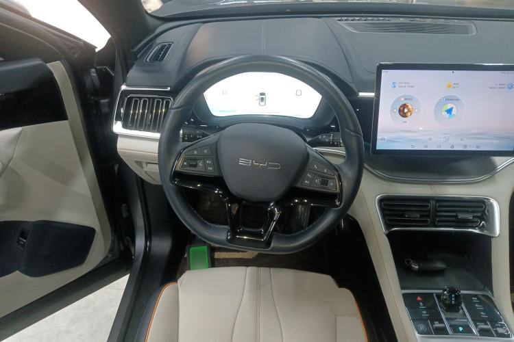 Used BYD Song PLUS New Energy 2024 Honor Edition EV 520km Premium Model Steering Wheel
