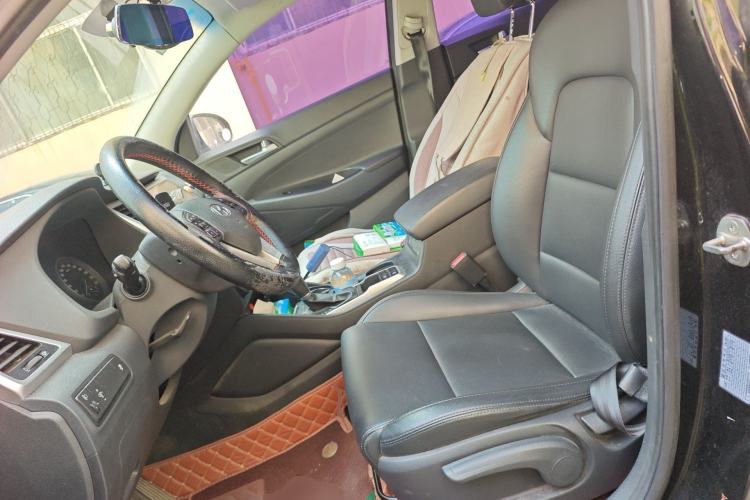 Used Hyundai Tucson 2015 2.0L Automatic Two-Wheel Drive Smart Version
