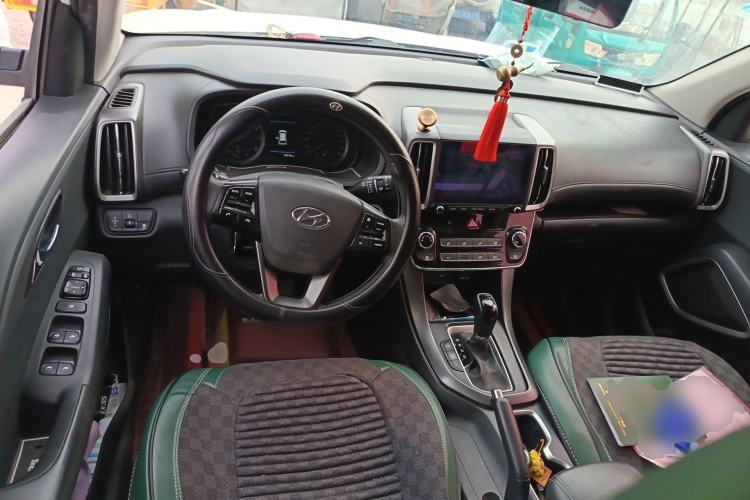 Used Hyundai ix35 2019 2.0L Automatic 2WD Zhiyong·Changxiang Edition China V Standard Center Console