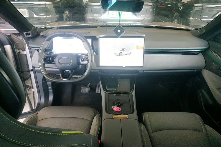 Used Lynk & Co 08 EM-P 2023 120km Long-Range Halo