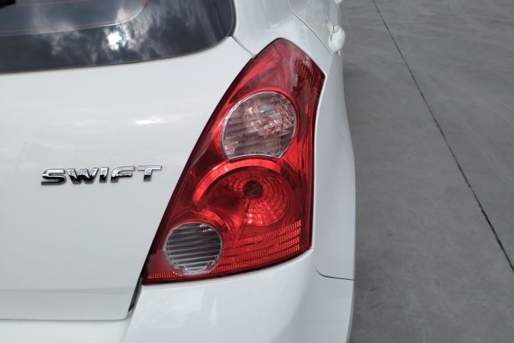 Used Suzuki Swift 2016 1.5L Manual Fashion Model
