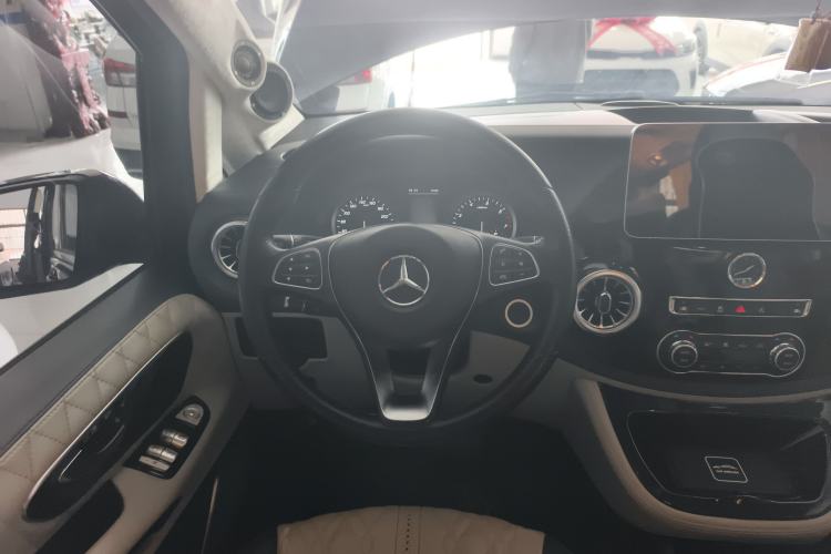 Used Mercedes-Benz Vito 2018 2.0T Business Version China VI Emission Standard
