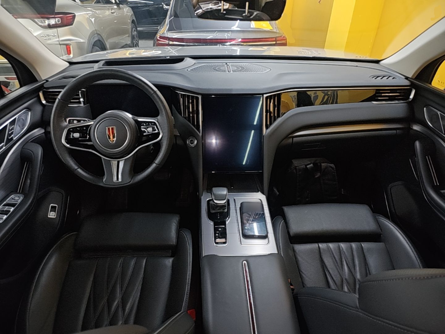 Hongqi HS7 PHEV 2024 2.0T PHEV Four-Wheel-Drive Flagship Edition 6 Seats — снимка 19