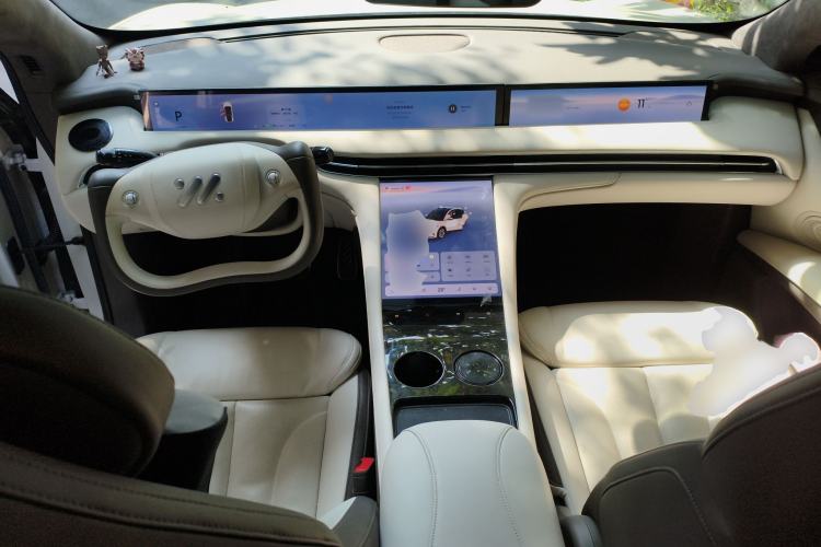 Used IM LS7 2023 100kWh Pro All-Wheel-Drive Version
